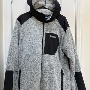 Columbia Titanium Arctic Gray and Black Fleece Jacket